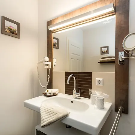 Edelkastanie Otel Voitze